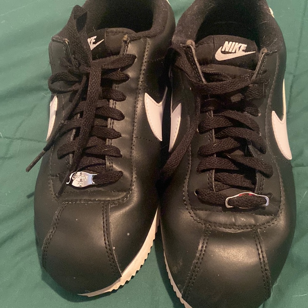 Nike Cortez Women’s 9.5/Men’s 8 (works for a size 9W too)